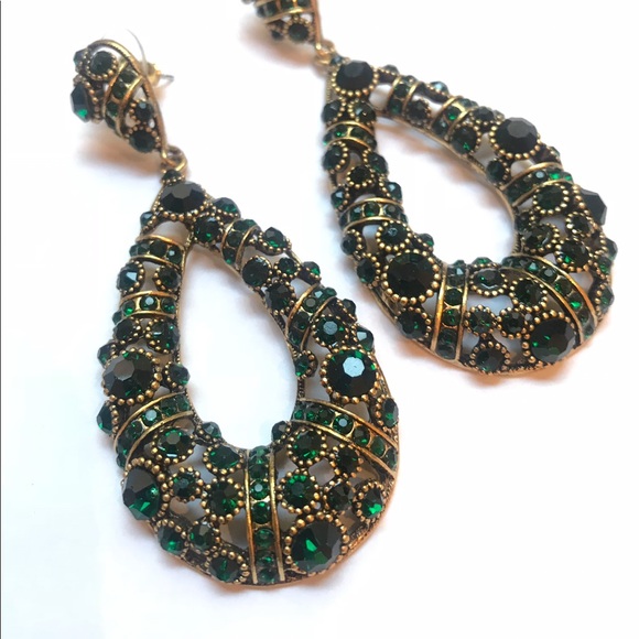 Pretty teardrop green & gold earrings - Picture 5 of 8